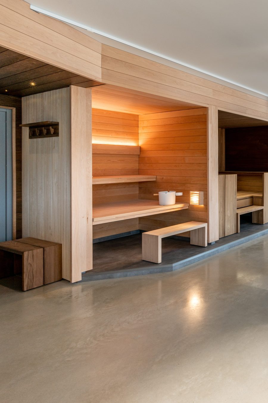 Praktisks saunas solus, kuru var izmantot arī ikdienas interjerā. Pirts sols lieliski noderēs arī kā pakāpiens