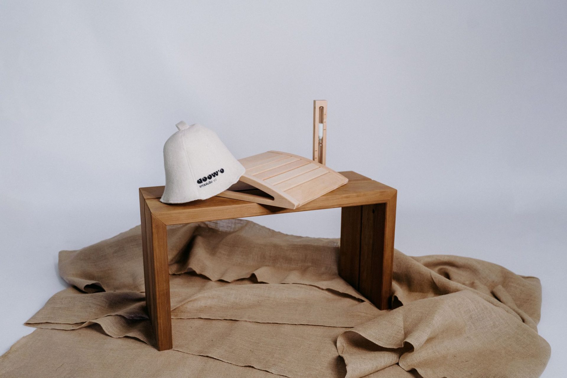 Owood ražotei saunas aksesuāri, pirts sols, saunas cepure un saunas pgalvis ar smilšu pulksteni