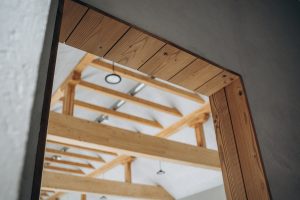 Termo egles dēļi interjera sienas apdarē